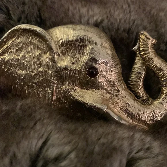 Vintage elephant belt buckle signed - Picture 2 of 4